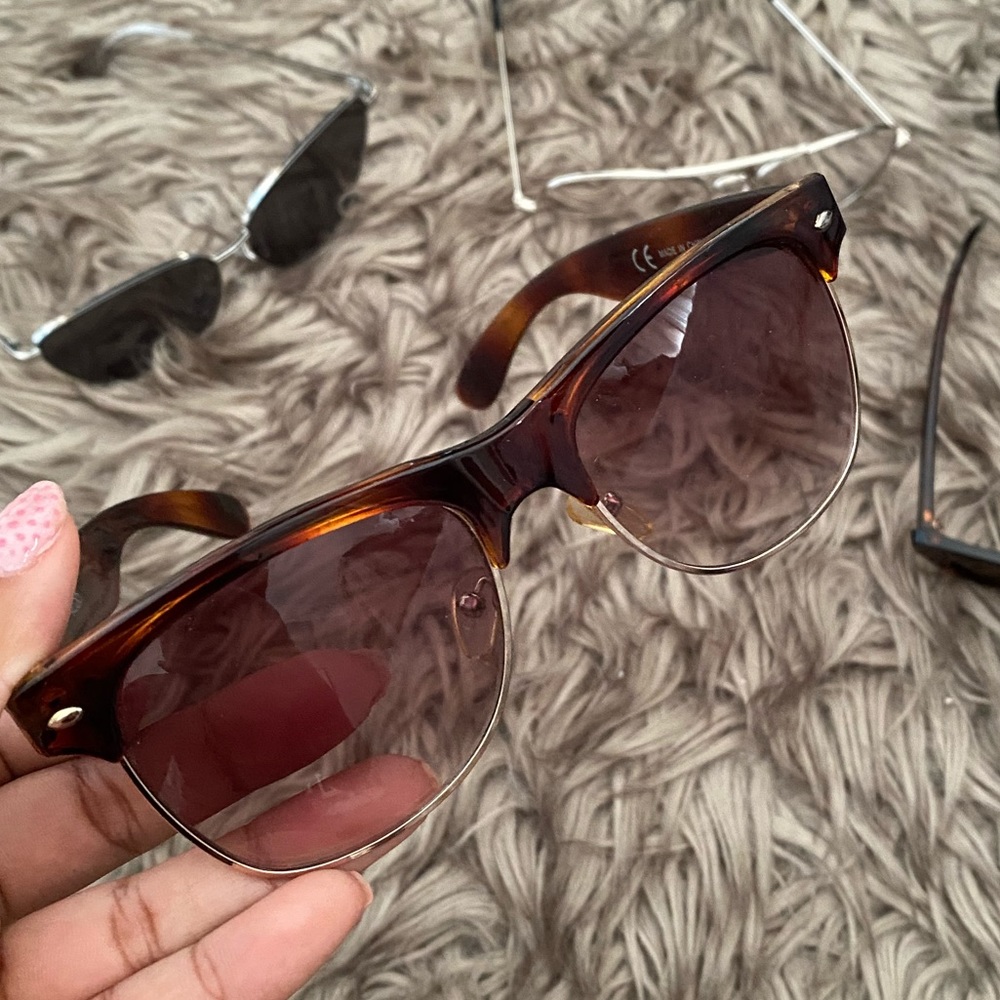 FASHION SUNGLASSES - Picture 3 of 4